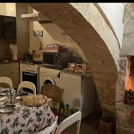 Via Vecchia Dei Postriboli 4*